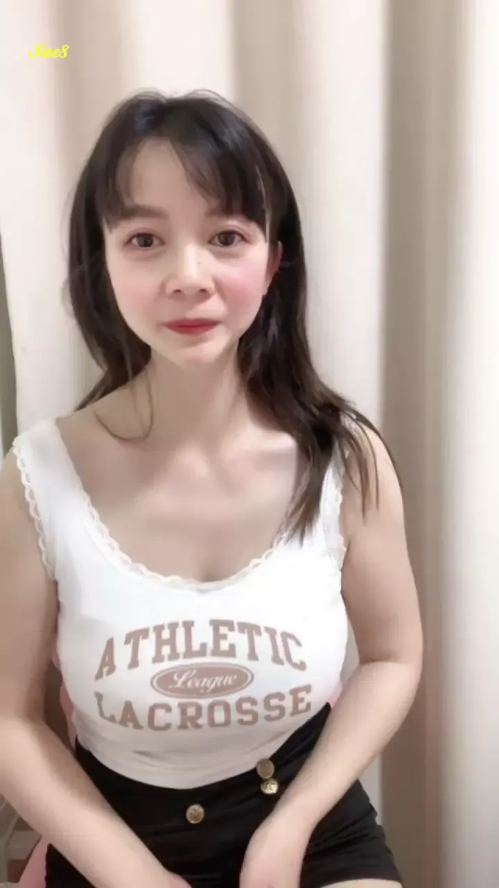 哺乳期宝妈八字吊钟奶水水的小师妹高清直播